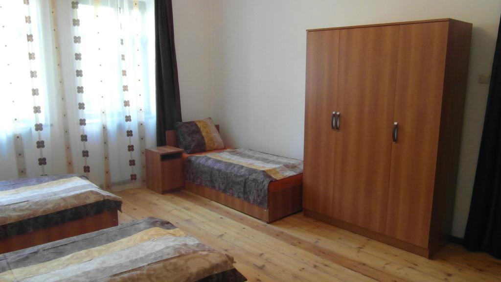 Gvirilas Sakhli Guest House Khashuri Pokoj fotografie