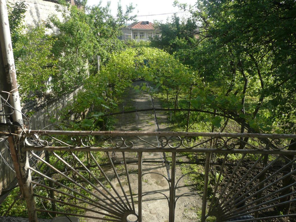 Gvirilas Sakhli Guest House Khashuri Exteriér fotografie